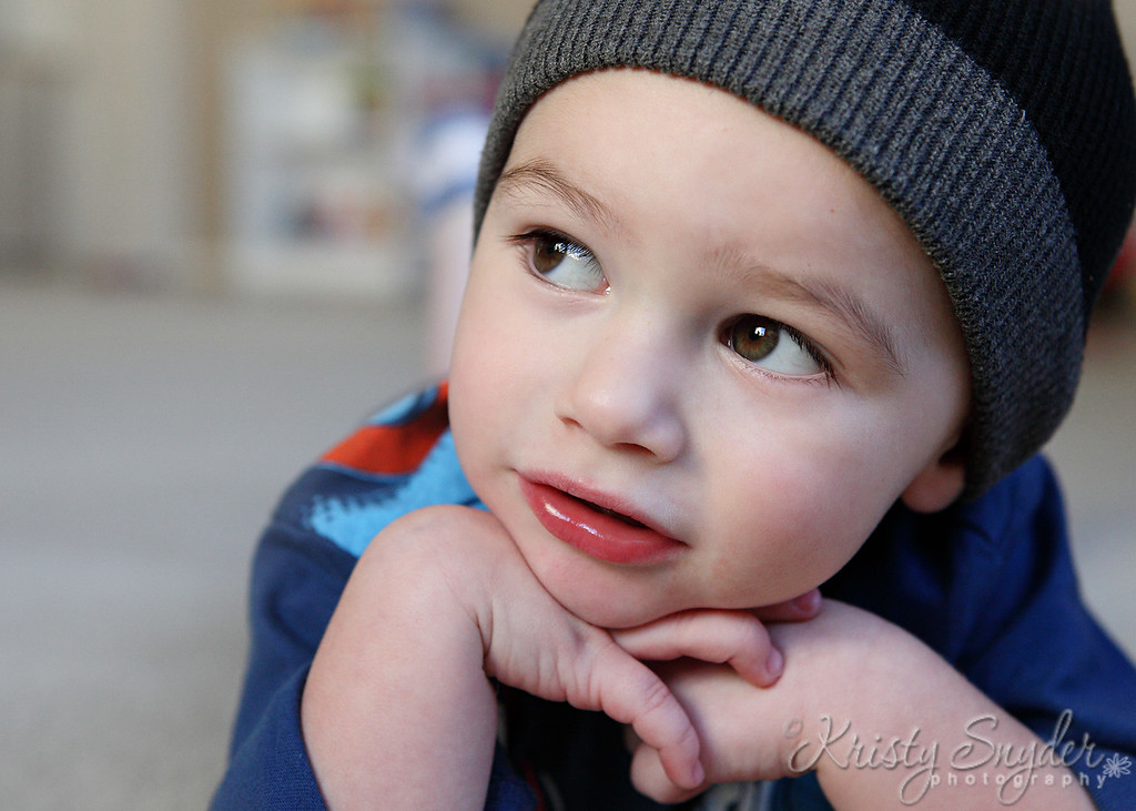 IMAGE: http://ksnyderphoto.smugmug.com/Family/2011-January/IMG9583-10x13-copy/1147198158_zR3XN-XL.jpg