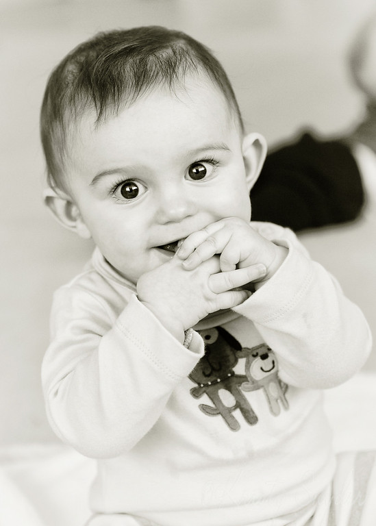 IMAGE: http://ksnyderphoto.smugmug.com/Groups/Mr-E/IMG0088-10x14/1093155363_C28MU-XL.jpg