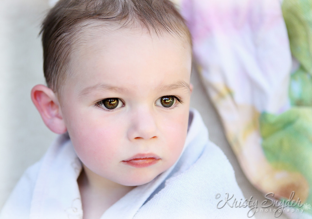 IMAGE: http://ksnyderphoto.smugmug.com/Recent/Recent-Work/IMG0542-20x14/904910898_TDeR9-XL.jpg